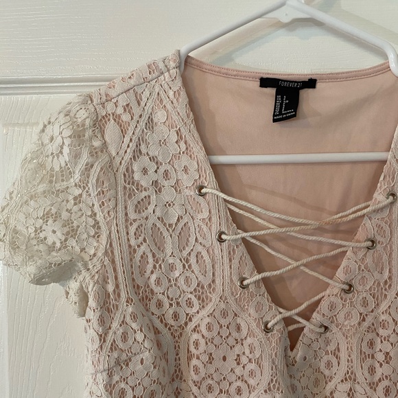 White lace crop top - Picture 2 of 4